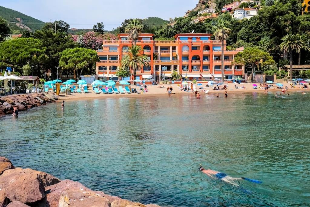 French Riviera 1 Bedroom On The Beach Facing Cannes Théoule-sur-Mer Exterior foto