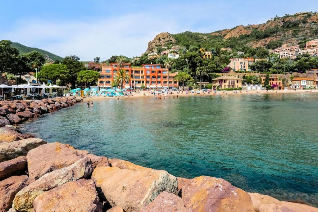 French Riviera 1 Bedroom On The Beach Facing Cannes Théoule-sur-Mer Exterior foto