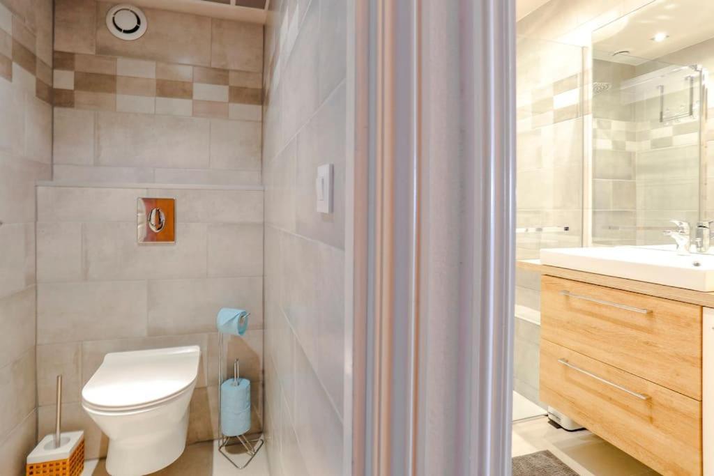 French Riviera 1 Bedroom On The Beach Facing Cannes Théoule-sur-Mer Exterior foto